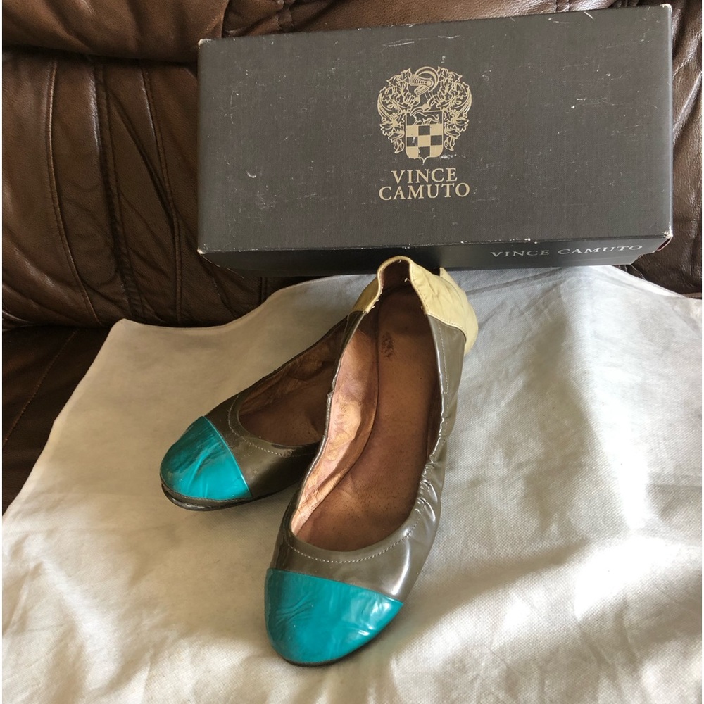 Vince Camuto VC-Ernest Grey & Blue Patent Leather Ballet flats, size 8.5 M